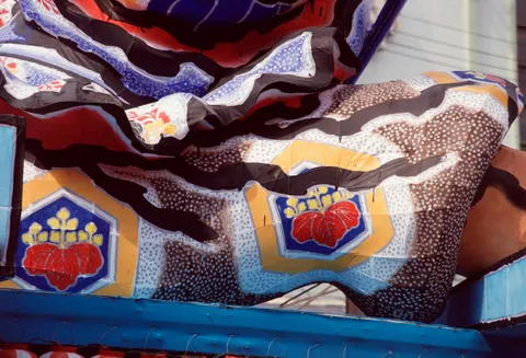 Aomori — bảo tàng đèn lồng Nebuta rực rỡ, lâu đài Hirosaki