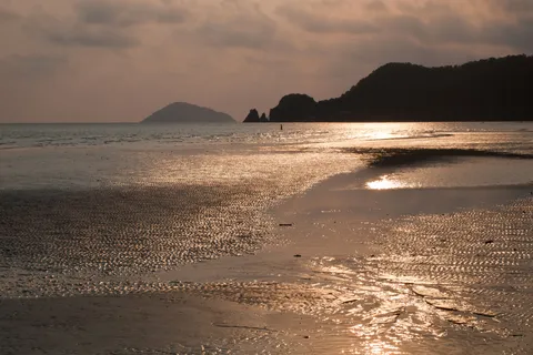 Koh Mak — hòn đảo phẳng lặng vùng Trat, đạp xe qua vườn dừa