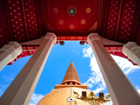 Nakhon Pathom: chedi cao nhất thế giới & chợ nổi Don Wai