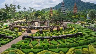 Nong Nooch — vé vào cổng, show voi và khu Stonehenge