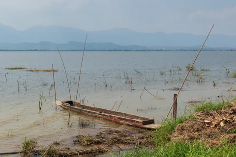Phayao & hồ Kwan Phayao: đền cổ giữa lòng hồ Bắc Thái
