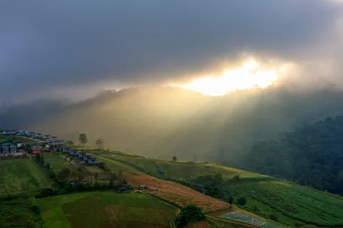 Phu Thap Boek — đồi bắp cải và biển mây xứ Lom Kao