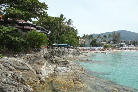 Ẩm thực Phuket 2026 — hải sản Rawai & mì Hokkien