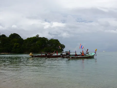 Phố cổ Phuket — kiến trúc Hoa-Bồ Sino, bích họa Romanee
