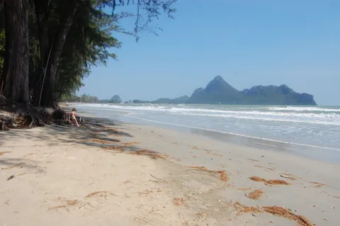 Prachuap Khiri Khan: vịnh Ao Manao & đồi khỉ Chong Krajok