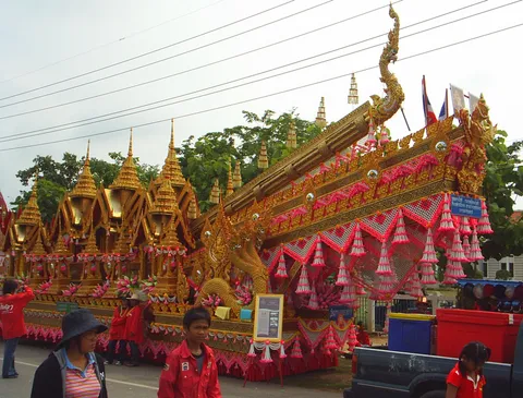 Yasothon — lễ hội pháo thăng thiên Bun Bang Fai tháng 5
